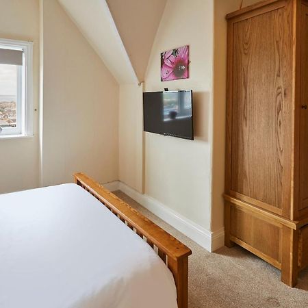 Host & Stay - The Garret Suite Уитби Экстерьер фото
