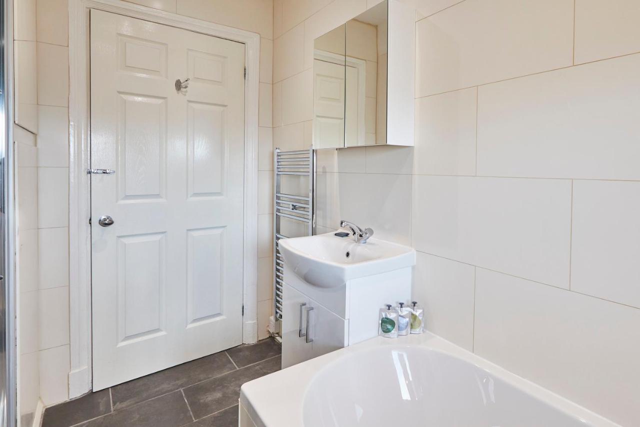Host & Stay - The Garret Suite Уитби Экстерьер фото